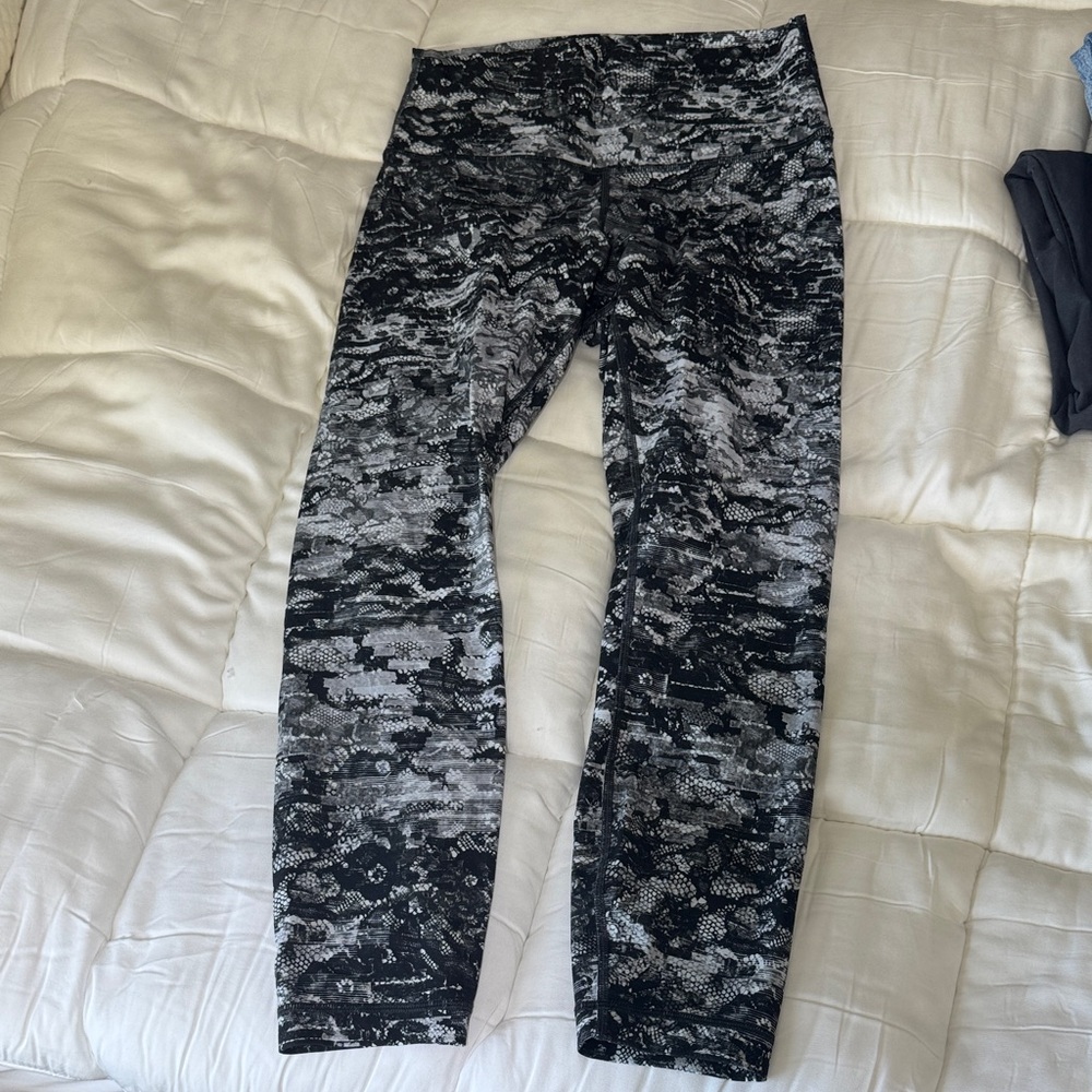 lululemon athletica Black & Gray Printed Leggings